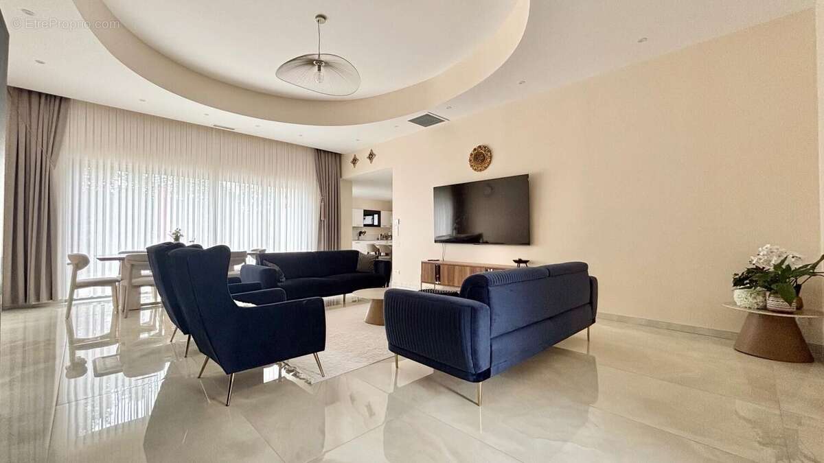 Maison 187 m² à Pompignac  - photo 5