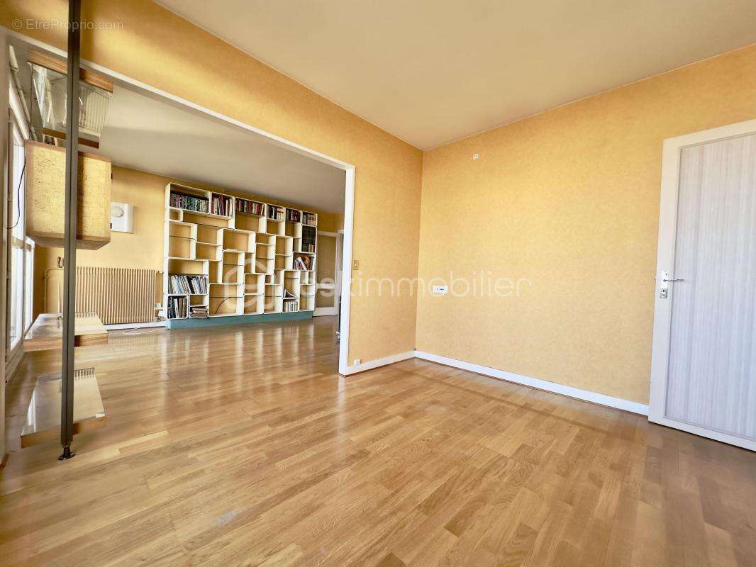 Appartement à STAINS