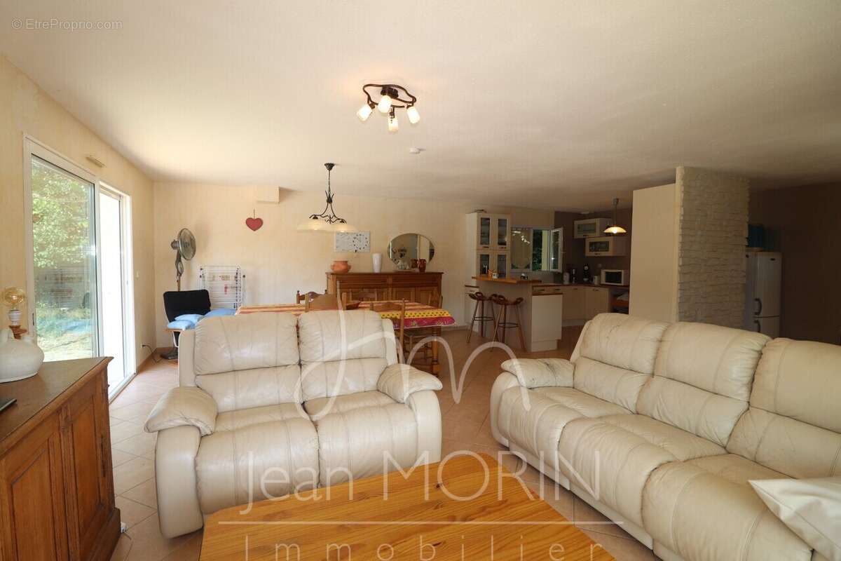 Maison à SAINT-JULIEN-EN-SAINT-ALBAN