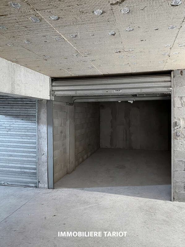 Parking à MARSEILLE-5E