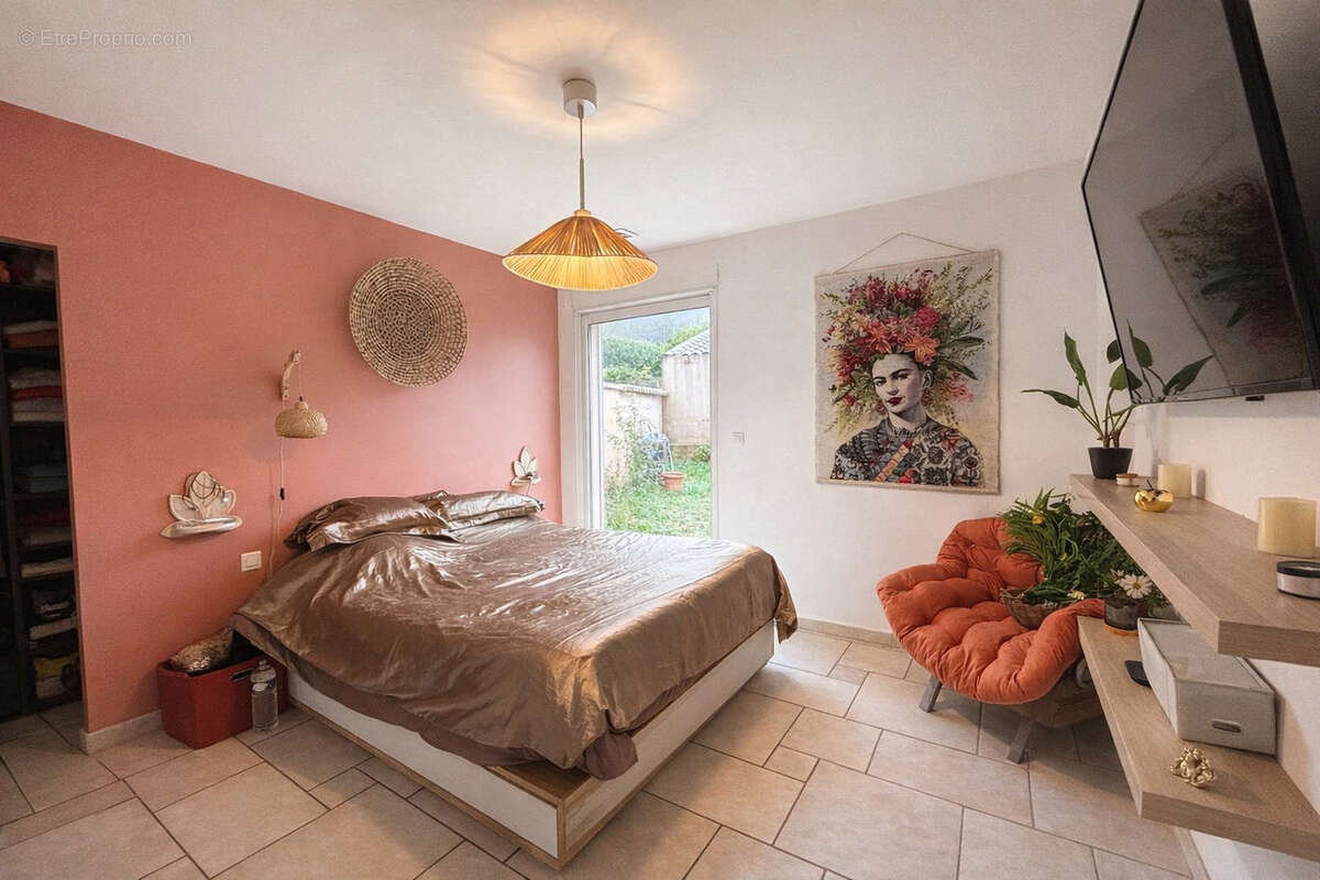 Maison à SOLLIES-TOUCAS