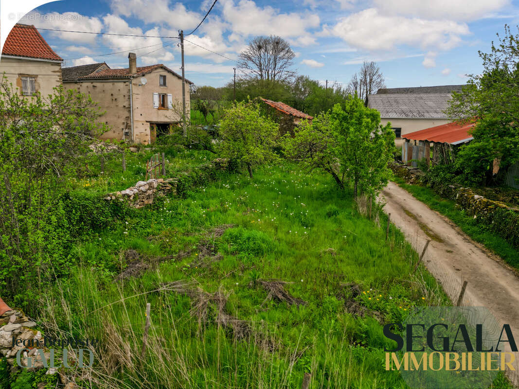Maison à MIRANDOL-BOURGNOUNAC