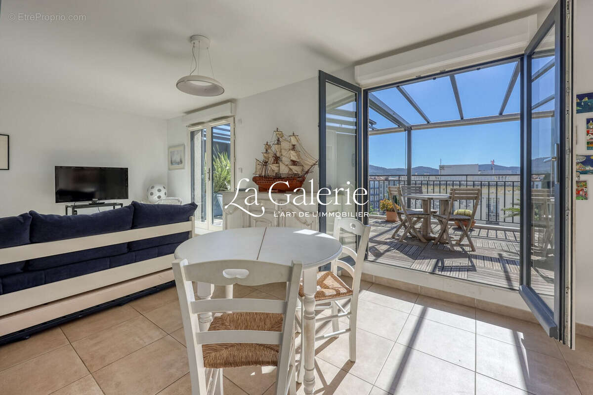 Appartement à HYERES