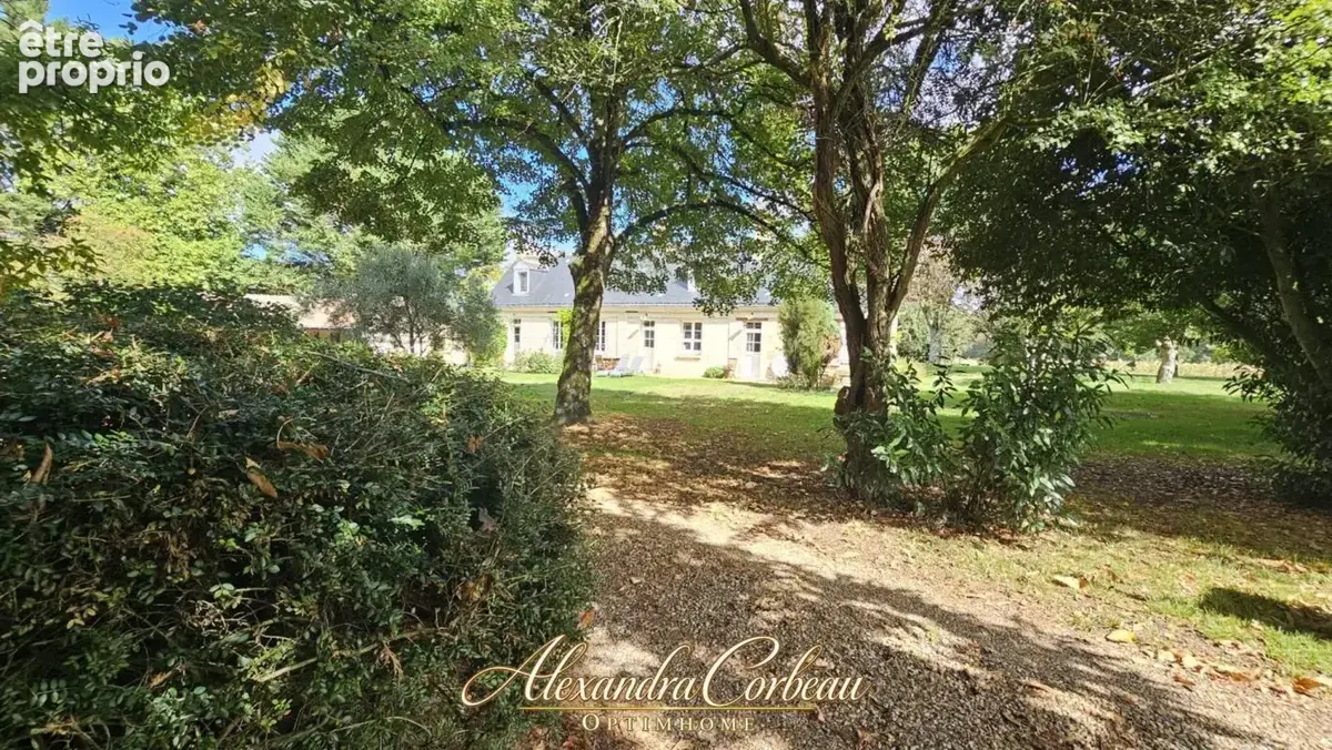 Propriété de caractère – longère en tuffeau de 1650 neuille pont pierre (37) - photo 3