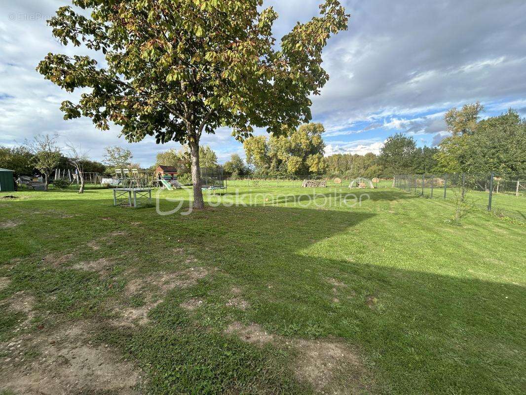 Maison à CHATEAUNEUF-SUR-SARTHE