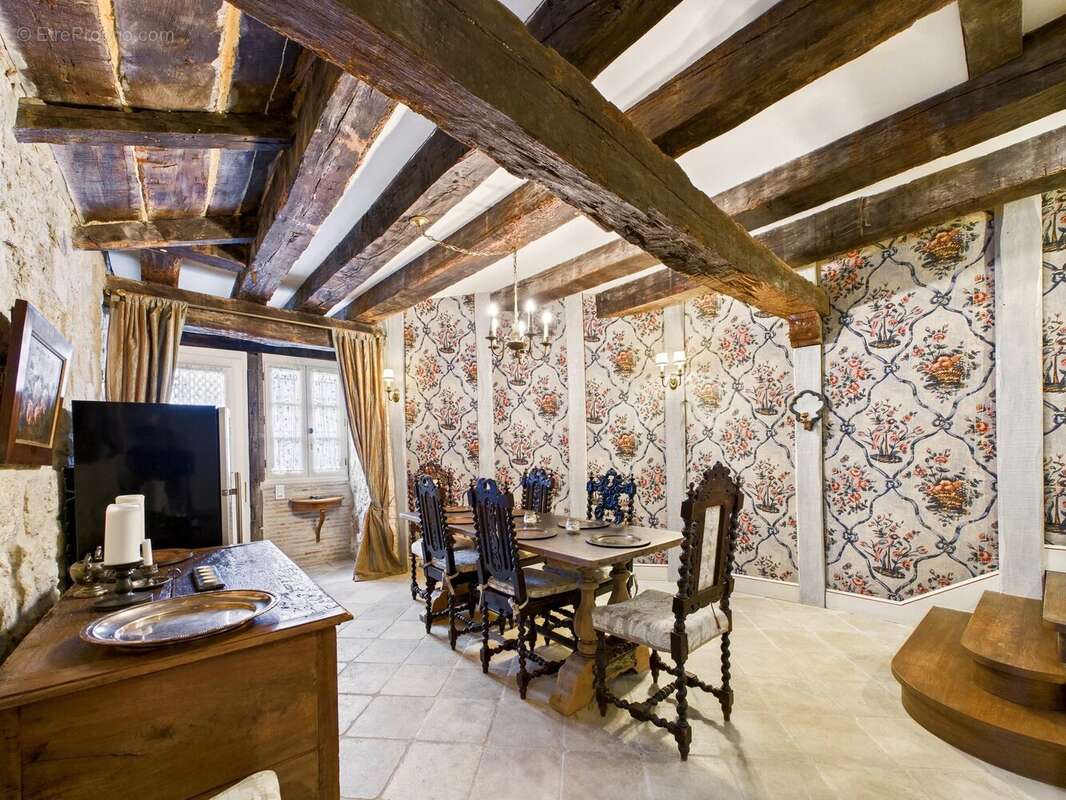 Élégante maison médiévale au cœur d’Issigeac, en Dordogne - photo 4