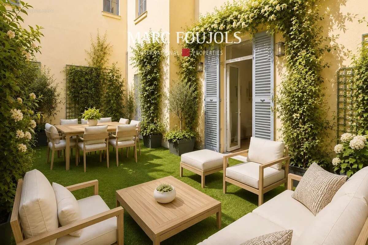 Appartement à PARIS-16E