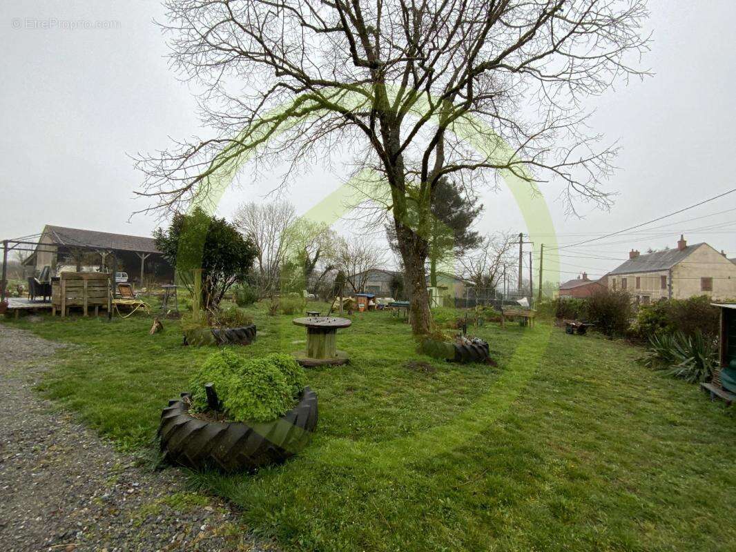 Maison à LIGNEROLLES