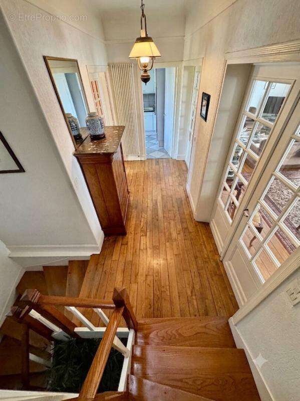 MAISON Style "ART DECO" Secteur  ST ANNE - HENRIVILLE 183m2, 4 chambres , garage  jardin - photo 3