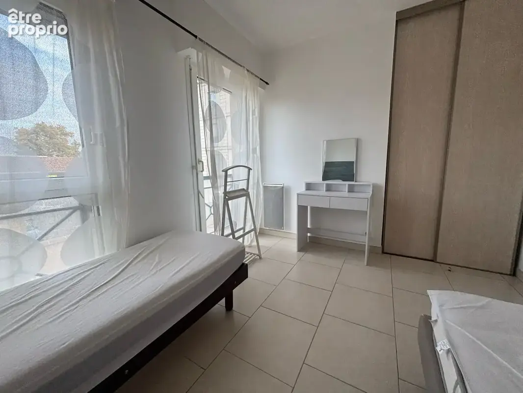 Appartement T3 avec balcon vue port de plaisance - photo 11