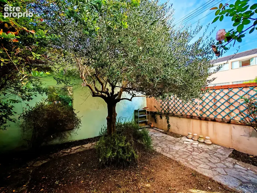 Exclusivité à Moissac : Charmante maison 5 pièces et jardinet - photo 2