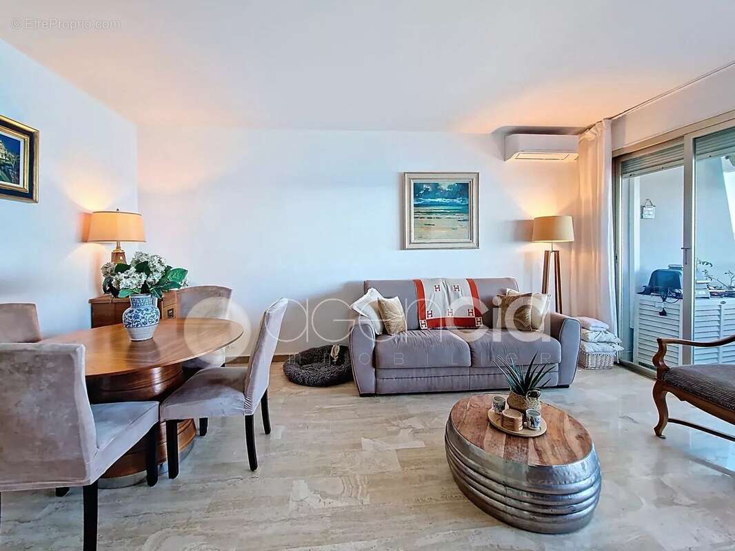 Appartement à VILLENEUVE-LOUBET