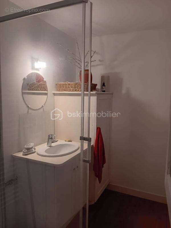 Commerce à SAUZE-VAUSSAIS