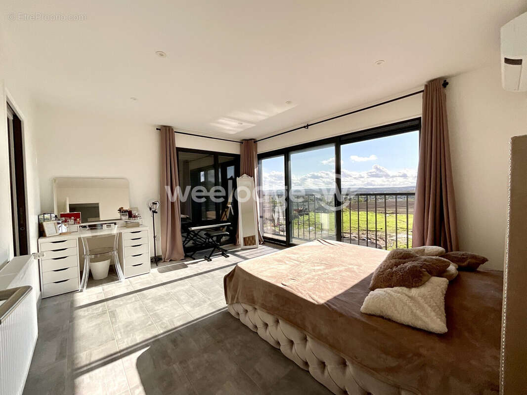 Maison à SAINT-GERMAIN-LAVAL