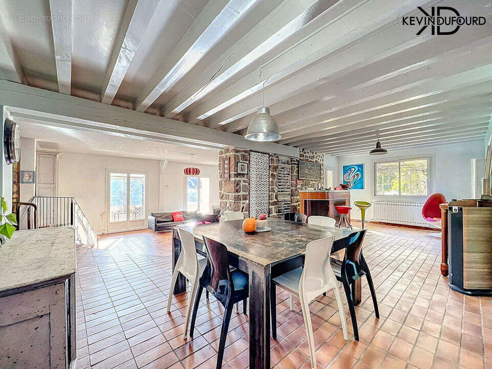 Maison à ANTRAIGUES-SUR-VOLANE