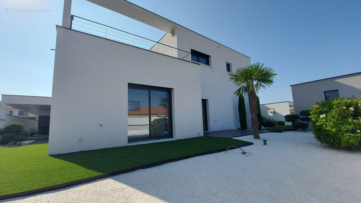 Maison à PONT-DU-CHATEAU