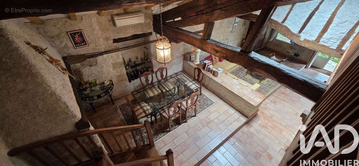 Photo 8 - Maison à MONTJOI