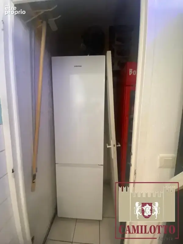 Local commercial Nogent Le Roi 21 m² - photo 4