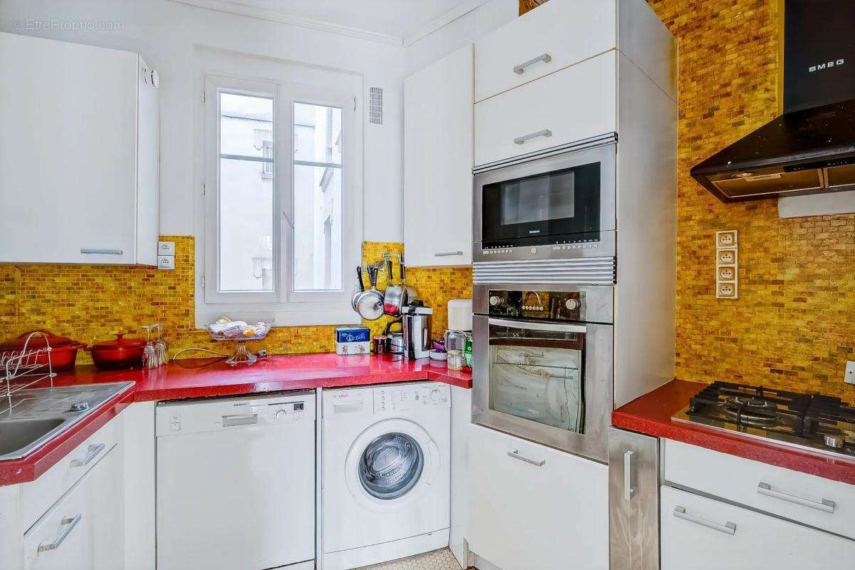 Appartement à PARIS-18E