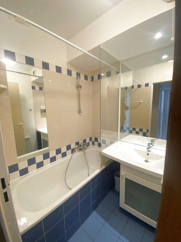 Appartement à COURBEVOIE