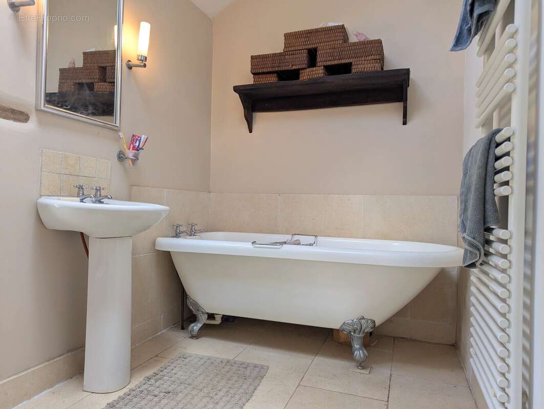 Maison à BRIGUEIL-LE-CHANTRE