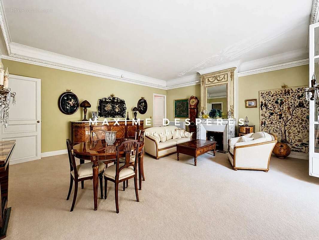 Appartement à NEUILLY-SUR-SEINE