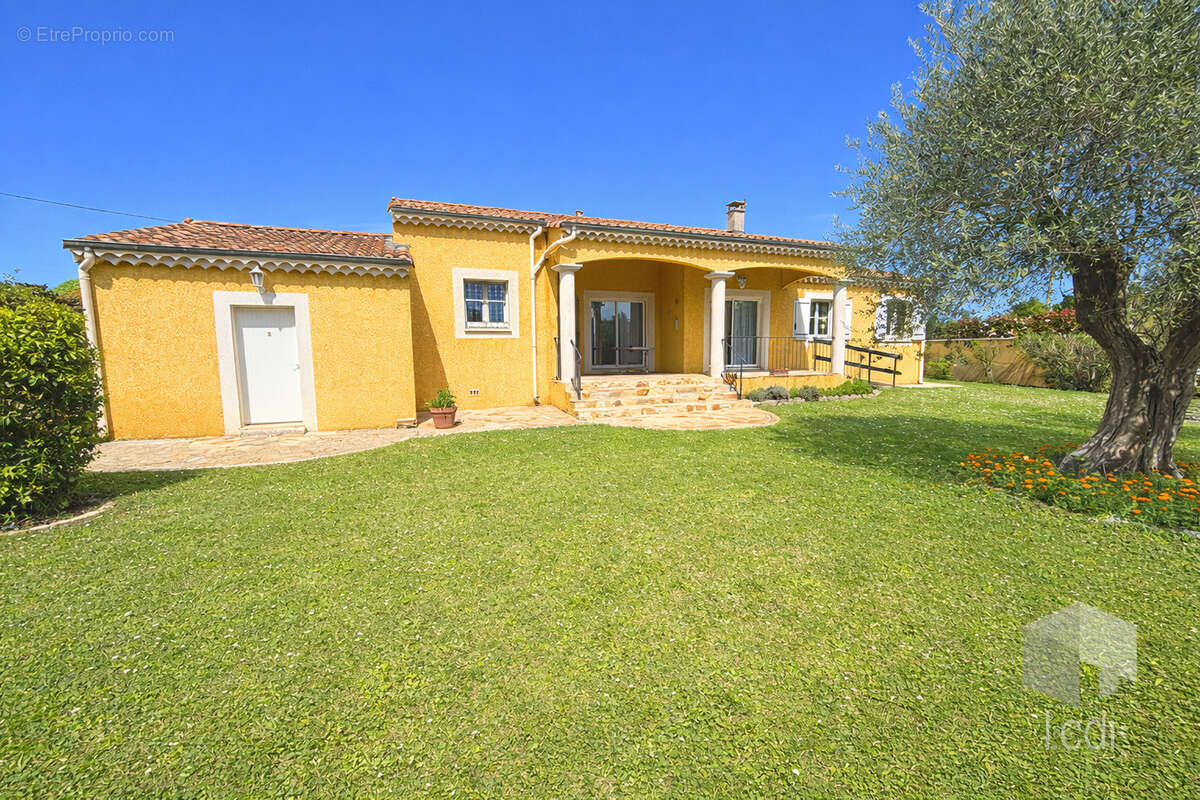 Maison à MONTELIMAR