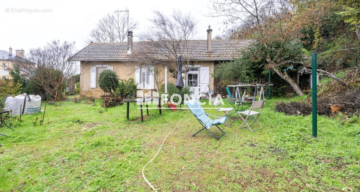 Maison à MONTFORT-LE-GESNOIS