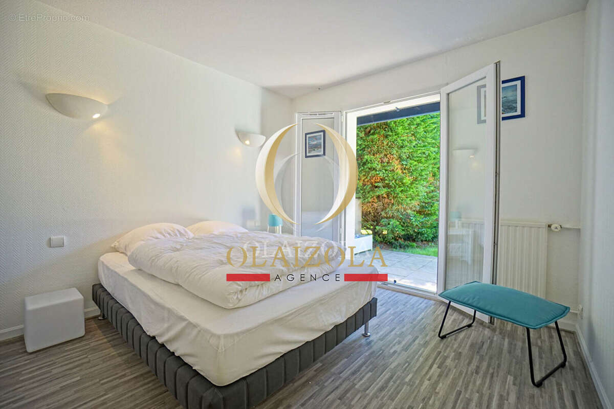 BASSUSSARRY - Maison avec piscine et accès golf dans environnement calme. - photo 9