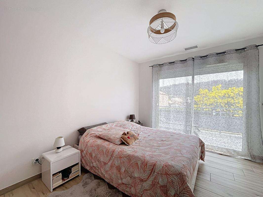 Maison à CHATEAUNEUF-SUR-ISERE