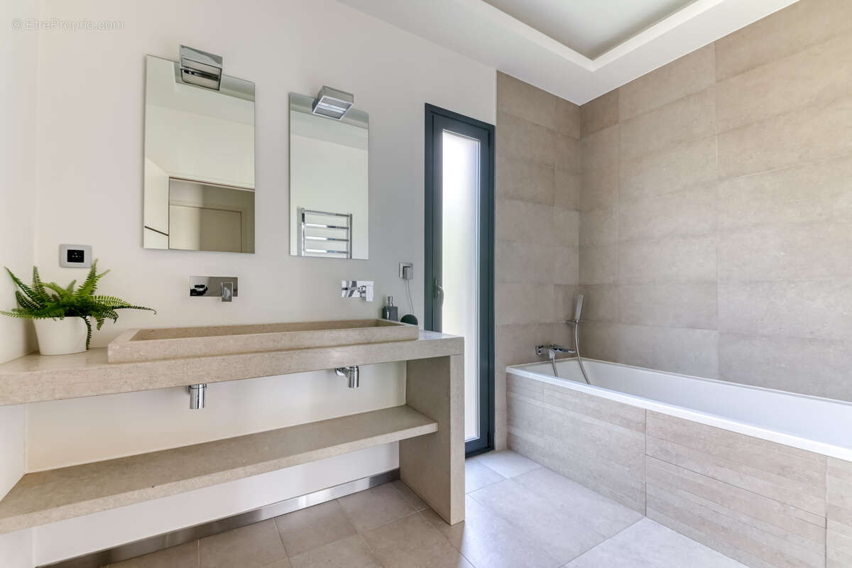 Maison à SAINT-CYR-AU-MONT-D&#039;OR