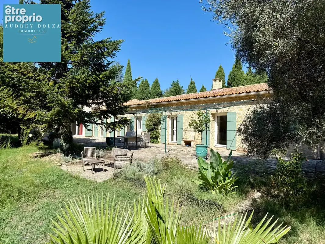 Propriété familiale de 185 m2 de plain-pied avec grandes dépendances - Salon de Provence - 890 000€ FAI - photo 2