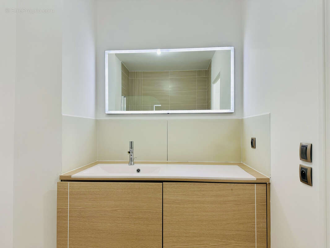 Appartement à LATTES