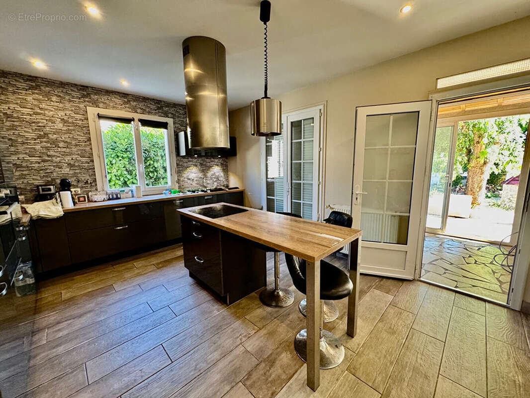 Maison à SAINT-SYLVESTRE-SUR-LOT