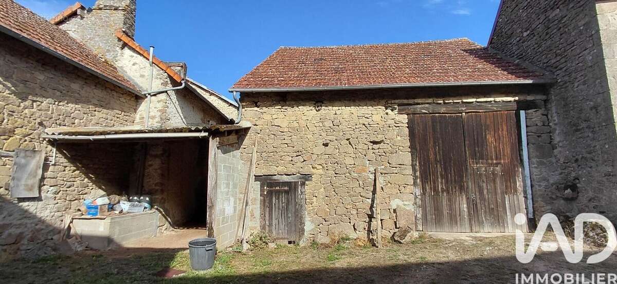 Maison 65 m² à Folles  - photo 2