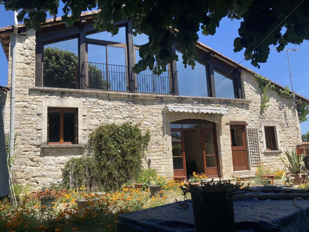 Maison à FONTENILLE