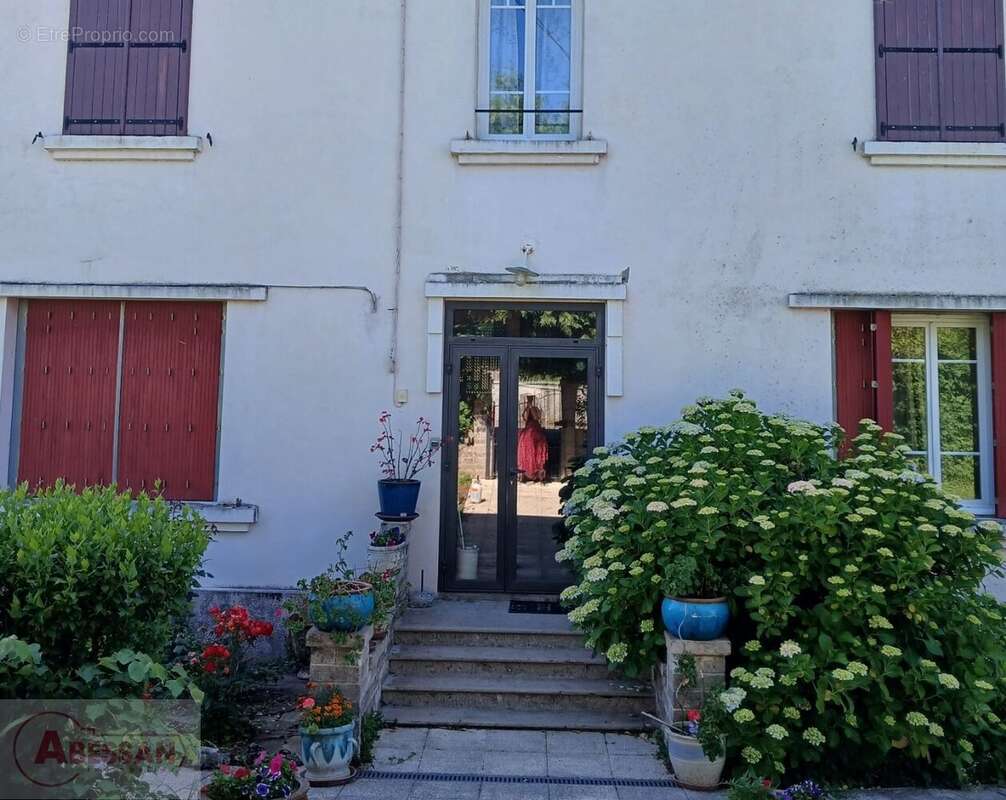 Maison à SAINT-PIERRE-DE-TRIVISY