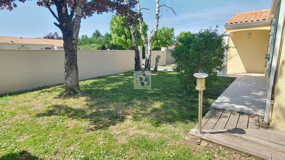 Maison à SAINT-YRIEIX-SUR-CHARENTE