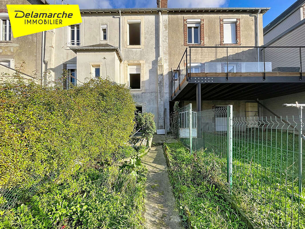 Maison à DONVILLE-LES-BAINS