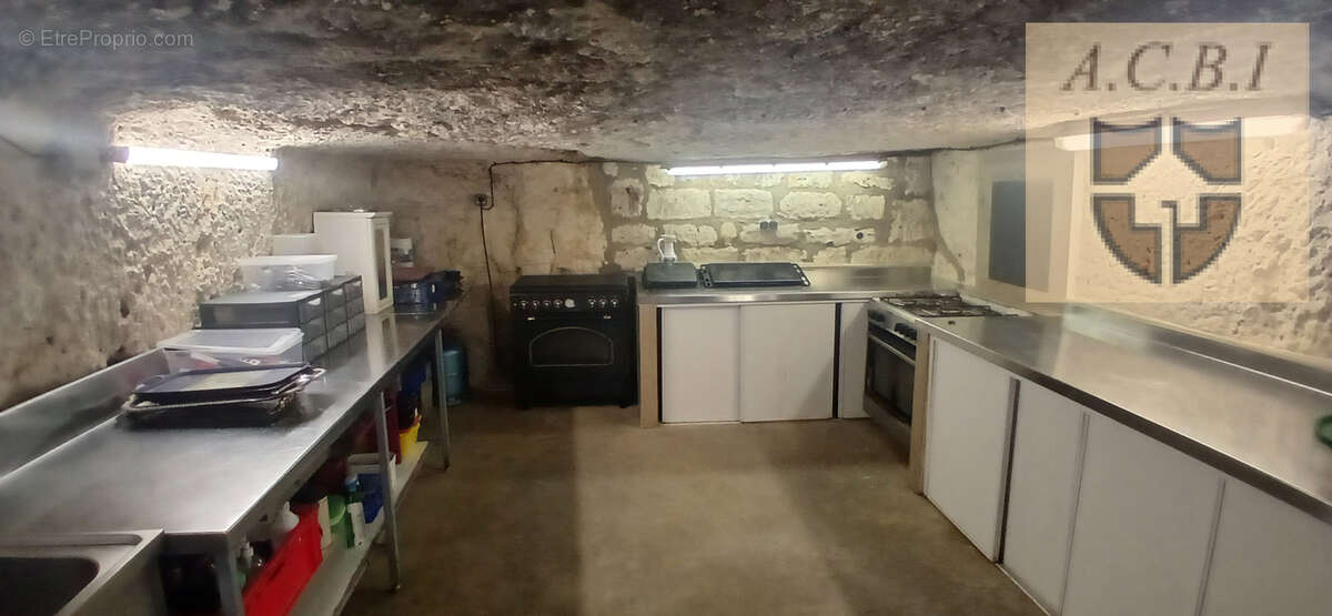 Cave troglodyte aménagée pour réceptions ( 70 personnes ) avec habitation indépendante - photo 4