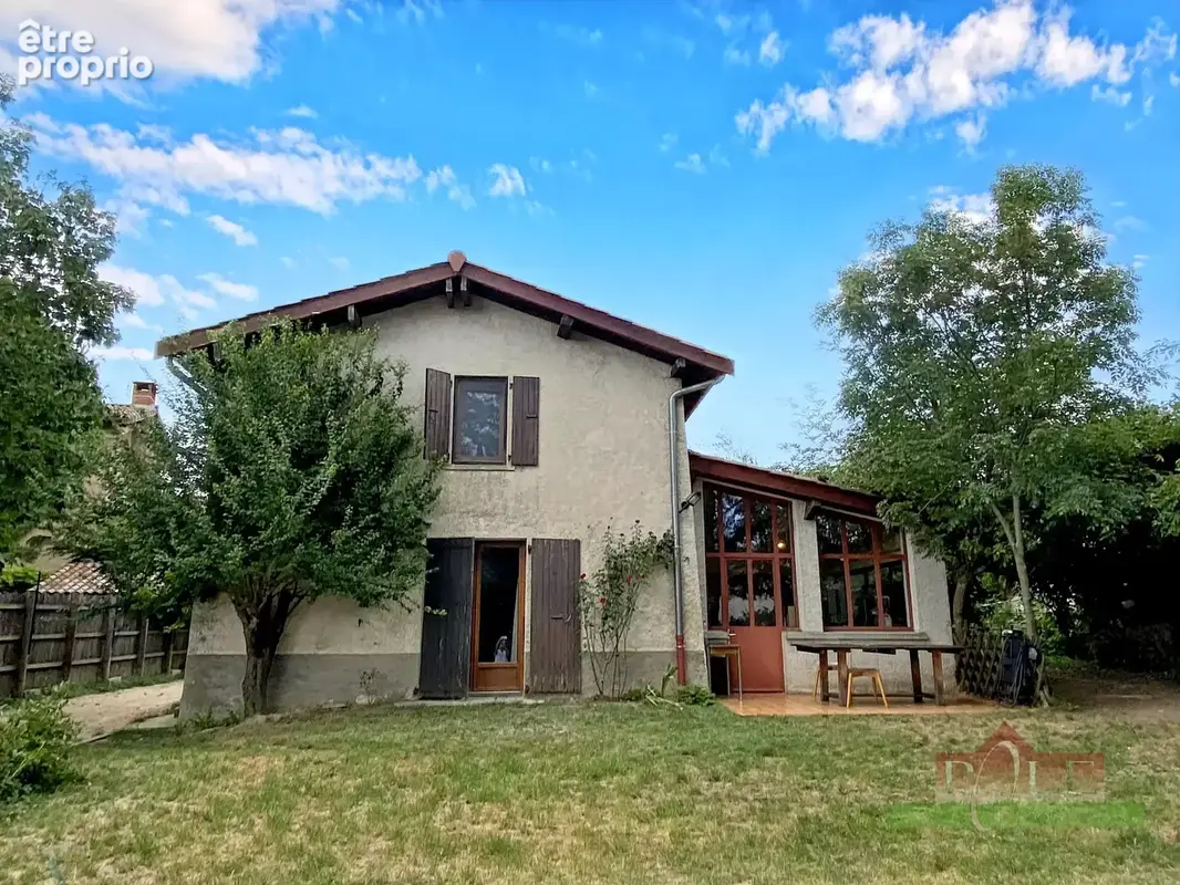Maison ancienne avec dependance, 900 m2 de terrain - photo 2