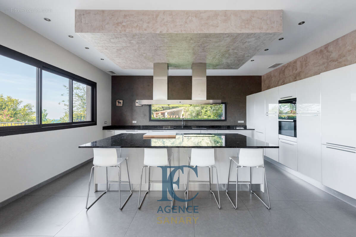 Maison à LA CADIERE-D'AZUR