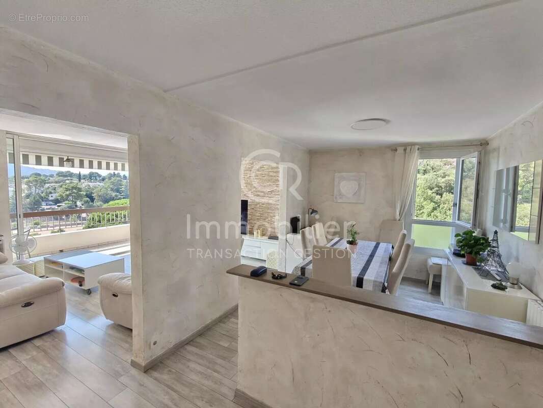 T4  de 95m²  - Parking et Cave - photo 3