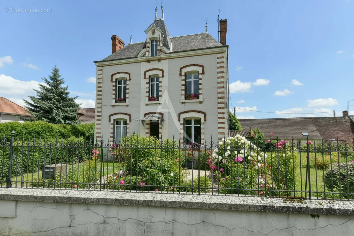 Maison à NOYERS-SUR-CHER