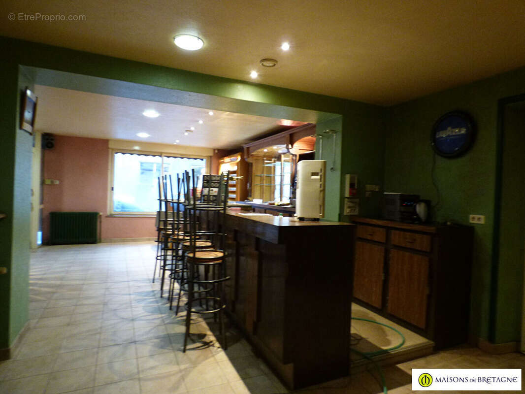 Bannalec, immeuble avec appartement et commerce - photo 4