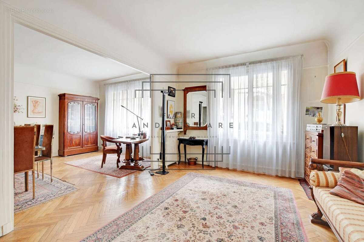 Appartement à NEUILLY-SUR-SEINE