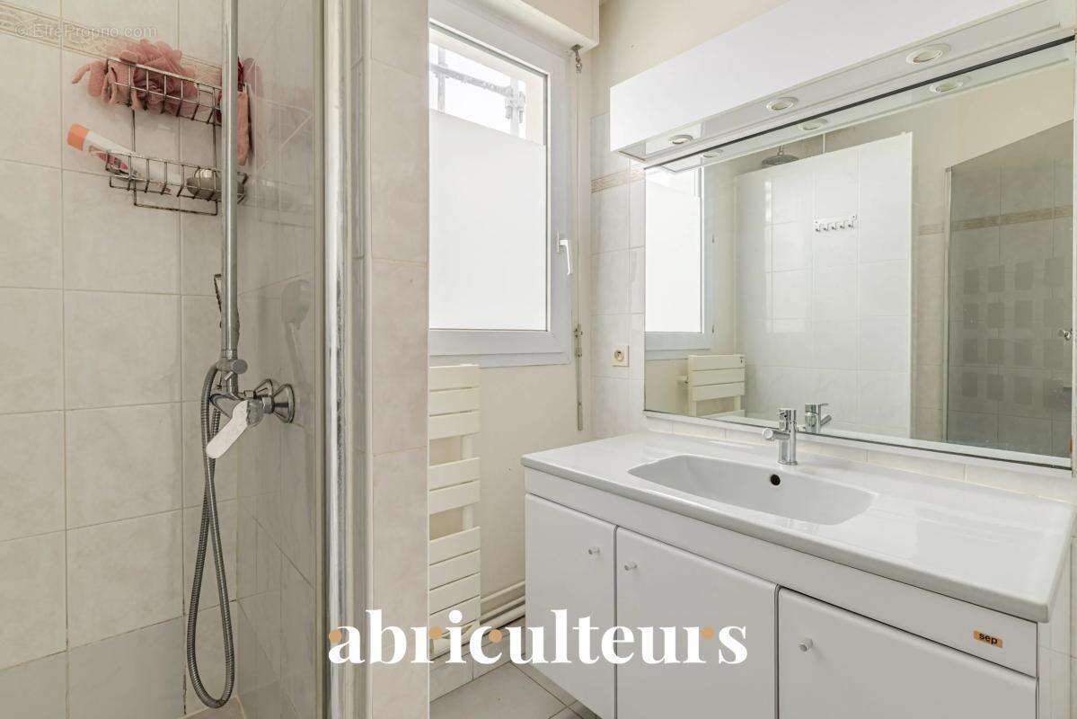 Appartement à ISSY-LES-MOULINEAUX