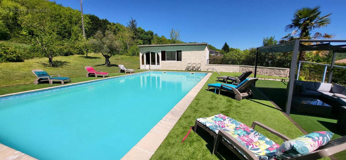 Maison à COLAYRAC-SAINT-CIRQ