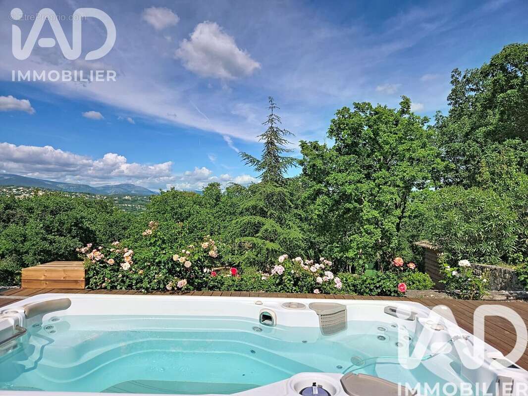 Maison 205 m² à Fayence  - photo 7