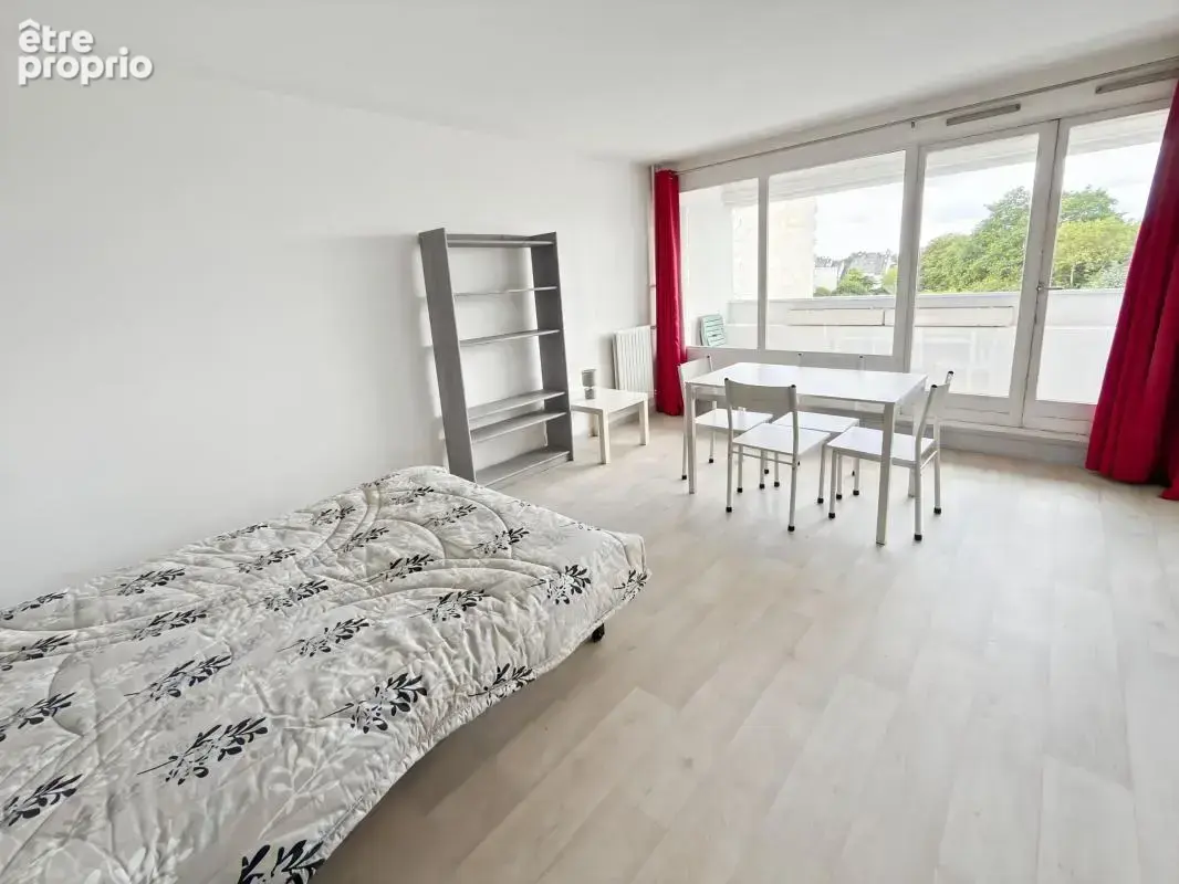  f1 meublé de 33,53 m² avec balcon, parking & cave — olivet - photo 5